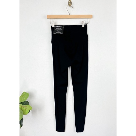 NWT Miraclesuit Black Tummy Control Athleisure Leggings Sz S - Picture 4 of 10